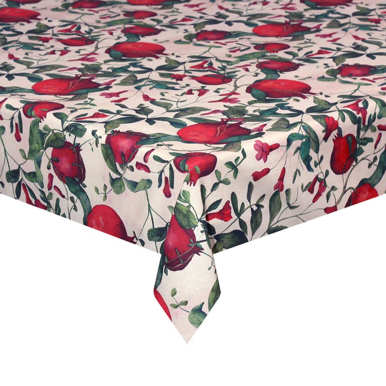 Скатерть Melograno с принтом гранатов и зелёной листвой